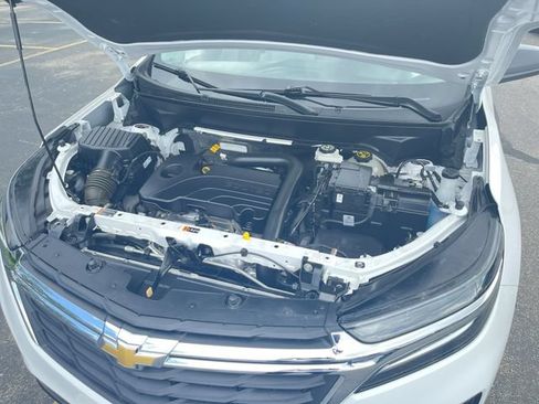 Certified 2024 Chevrolet Equinox LS w/ LS Convenience Package FWD image 28