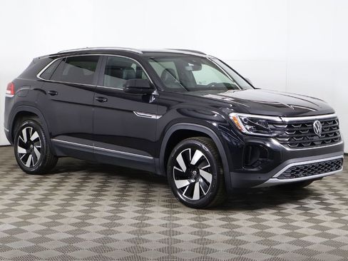 Used 2024 Volkswagen Atlas Cross Sport SEL image 2