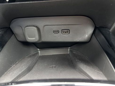 Used 2024 Chevrolet Trax RS w/ Sunroof Package FWD image 26