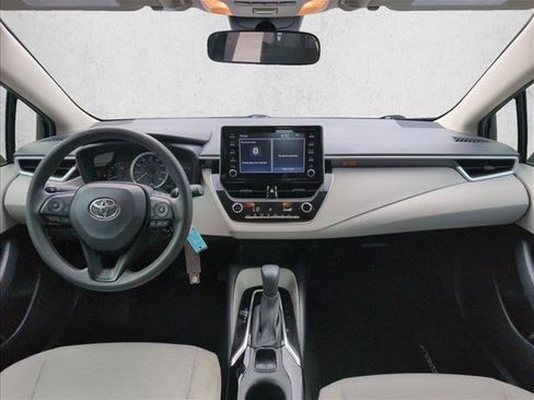 Used 2020 Toyota Corolla LE FWD image 19