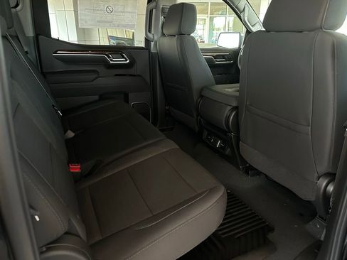 New 2026 GMC Sierra 1500 SLE w/ Preferred Package image 17