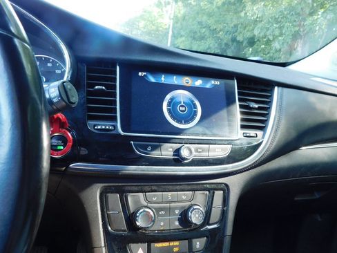 Used 2018 Buick Encore Preferred FWD image 9