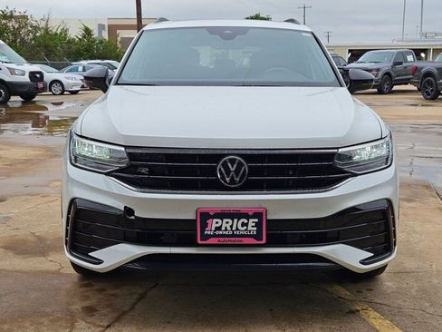 Used 2023 Volkswagen Tiguan SE R-Line FWD image 2