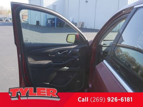 Used 2021 Chevrolet Traverse Premier w/ LPO, Floor Liner Package AWD/4WD image 20