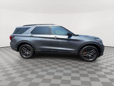 Used 2026 Ford Explorer ST-Line w/ ST-Line Street Pack AWD/4WD image 8