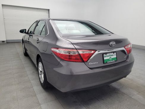 Used 2017 Toyota Camry LE image 5