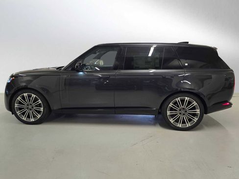 New 2025 Land Rover Range Rover Long Wheelbase SE image 2
