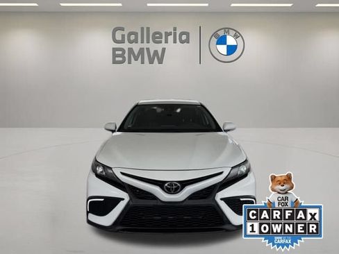 Used 2024 Toyota Camry SE FWD image 3