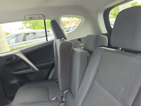 Used 2017 Toyota RAV4 LE image 10