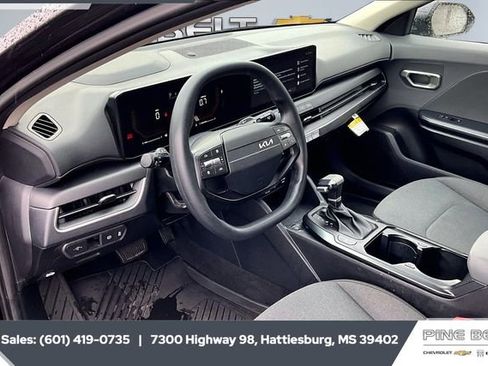 Used 2025 Kia K4 LX image 12