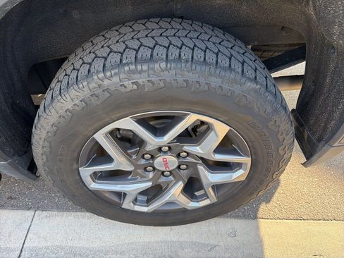 Used 2023 GMC Sierra 1500 SLT w/ SLT Premium Package image 8