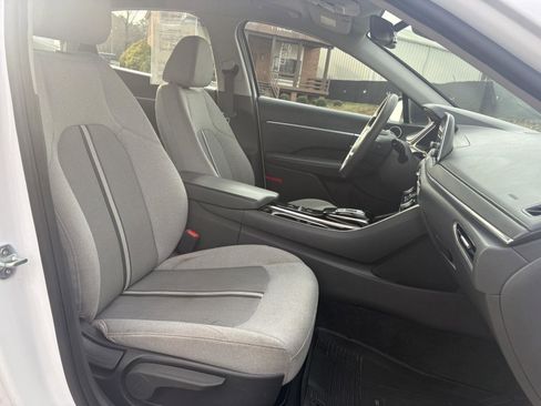 Used 2021 Hyundai Sonata SEL w/ Winter Weather Package image 17