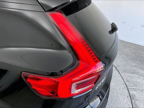 New 2026 Volvo XC40 B5 Core w/ Protection Package Premier AWD/4WD image 31