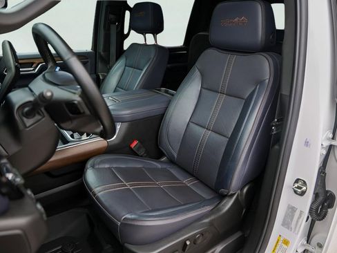 Certified 2024 Chevrolet Silverado 3500 High Country w/ High Country Premium Package image 10