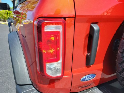 Used 2022 Ford Bronco Black Diamond AWD/4WD image 12
