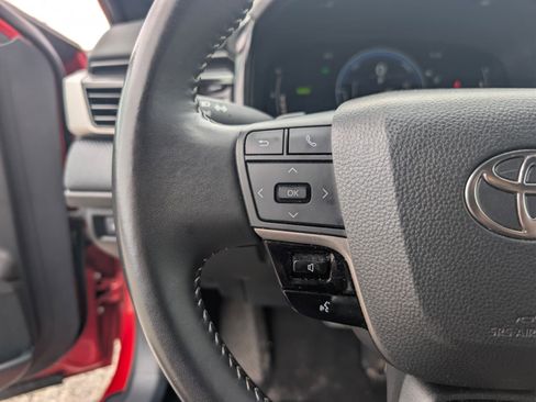 Used 2025 Toyota Camry SE FWD image 34