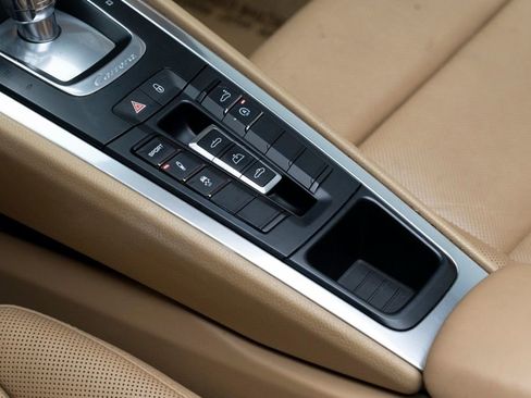 Used 2013 Porsche 911 Carrera 4S image 32
