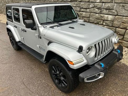 Used 2023 Jeep Wrangler Unlimited Sahara w/ Cold Weather Group image 7