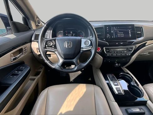 Used 2020 Honda Pilot Touring image 6