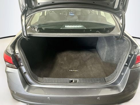 Used 2025 Nissan Versa SR FWD image 27
