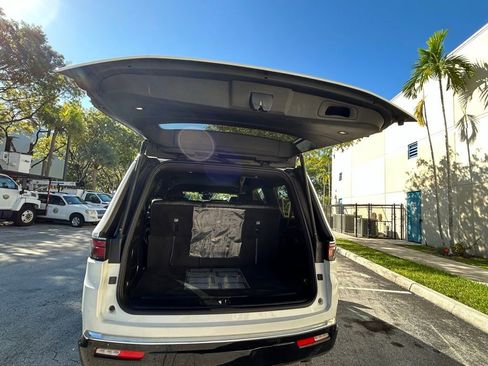 Used 2024 Jeep Wagoneer Series II w/ Flexible Seating Group image 38