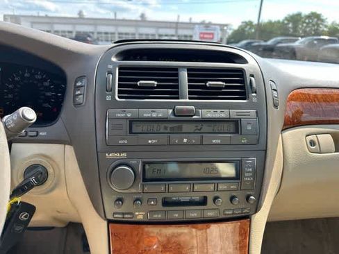 Used 2004 Lexus LS 430 w/ Premium Pkg RWD image 9