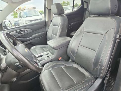 Used 2019 Chevrolet Traverse Premier w/ Driver Confidence II Package FWD image 9