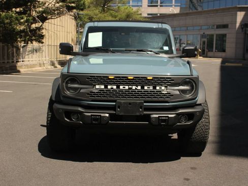 Used 2022 Ford Bronco Badlands w/ Sasquatch Package AWD/4WD image 3