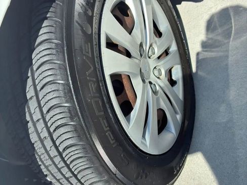 Used 2017 Chevrolet Sonic LT image 11