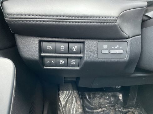 Used 2022 Toyota Avalon Limited w/ Advanced Safety Package image 30