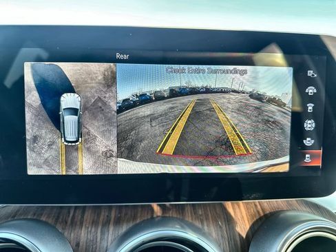 Used 2022 Mercedes-Benz GLC 300 4MATIC image 15