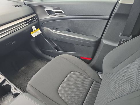 New 2026 Kia Sportage LX FWD image 15
