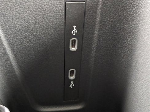 New 2025 Volkswagen Tiguan SE image 22