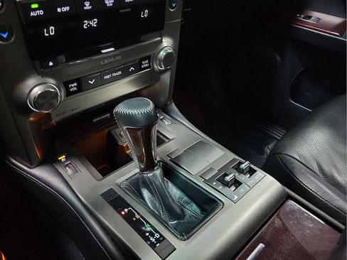 Used 2017 Lexus GX 460 image 17
