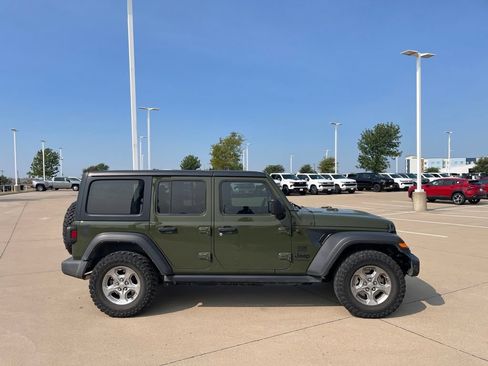 Used 2021 Jeep Wrangler Unlimited Sport AWD/4WD image 6