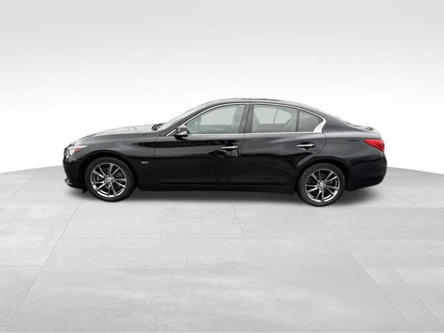 Used 2017 INFINITI Q50 Signature Edition w/ All Weather Package (L93) AWD/4WD image 9