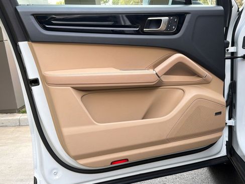 Used 2023 Porsche Cayenne S image 14