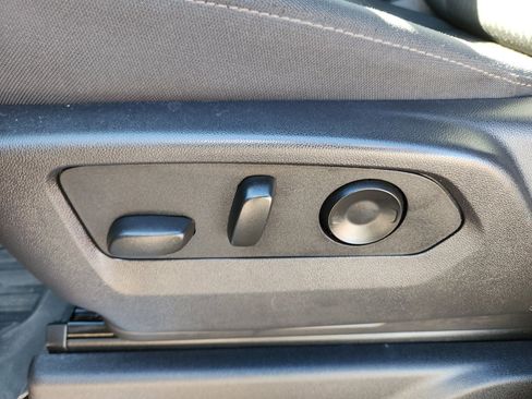 Used 2024 GMC Sierra 1500 Elevation image 11