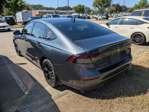 Used 2025 Honda Accord SE image 4