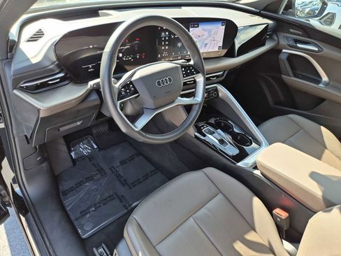 Certified 2025 Audi Q5 Premium Plus w/ Premium Plus image 2