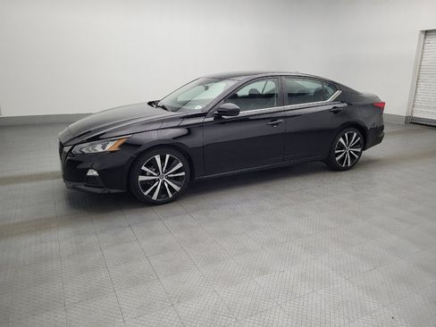 Used 2022 Nissan Altima 2.5 SR image 2
