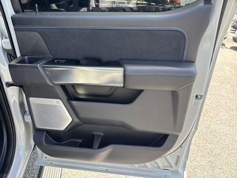 Used 2025 Ford F250 Platinum AWD/4WD image 17