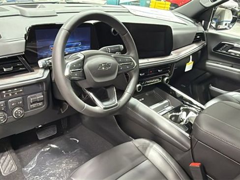 New 2026 Chevrolet Suburban Z71 image 8