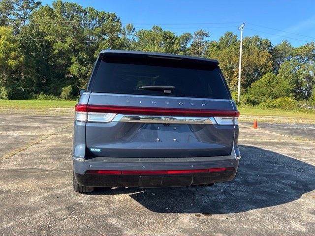 Used 2023 Lincoln Navigator Reserve AWD/4WD image 4