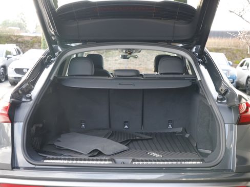 Used 2025 Audi Q5 Premium image 16