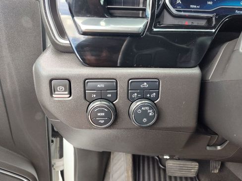 Used 2023 Chevrolet Silverado 1500 LT AWD/4WD image 19