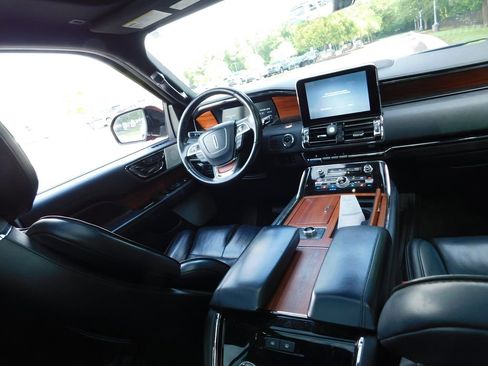 Used 2019 Lincoln Navigator L Reserve AWD/4WD image 3