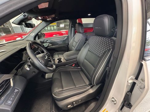 Used 2025 GMC Acadia Denali w/ Super Cruise Package AWD/4WD image 20
