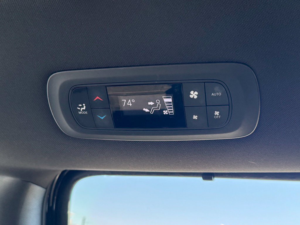 Used 2025 Chrysler Pacifica Select FWD image 22