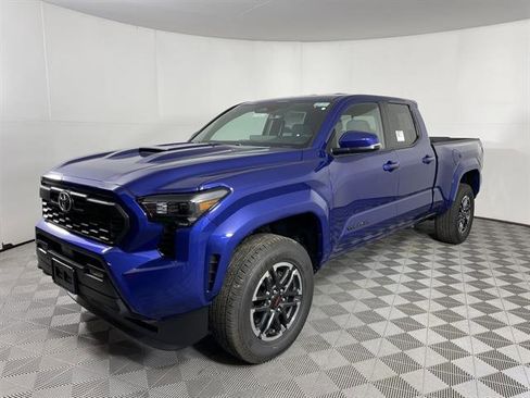 New 2025 Toyota Tacoma TRD Sport image 3